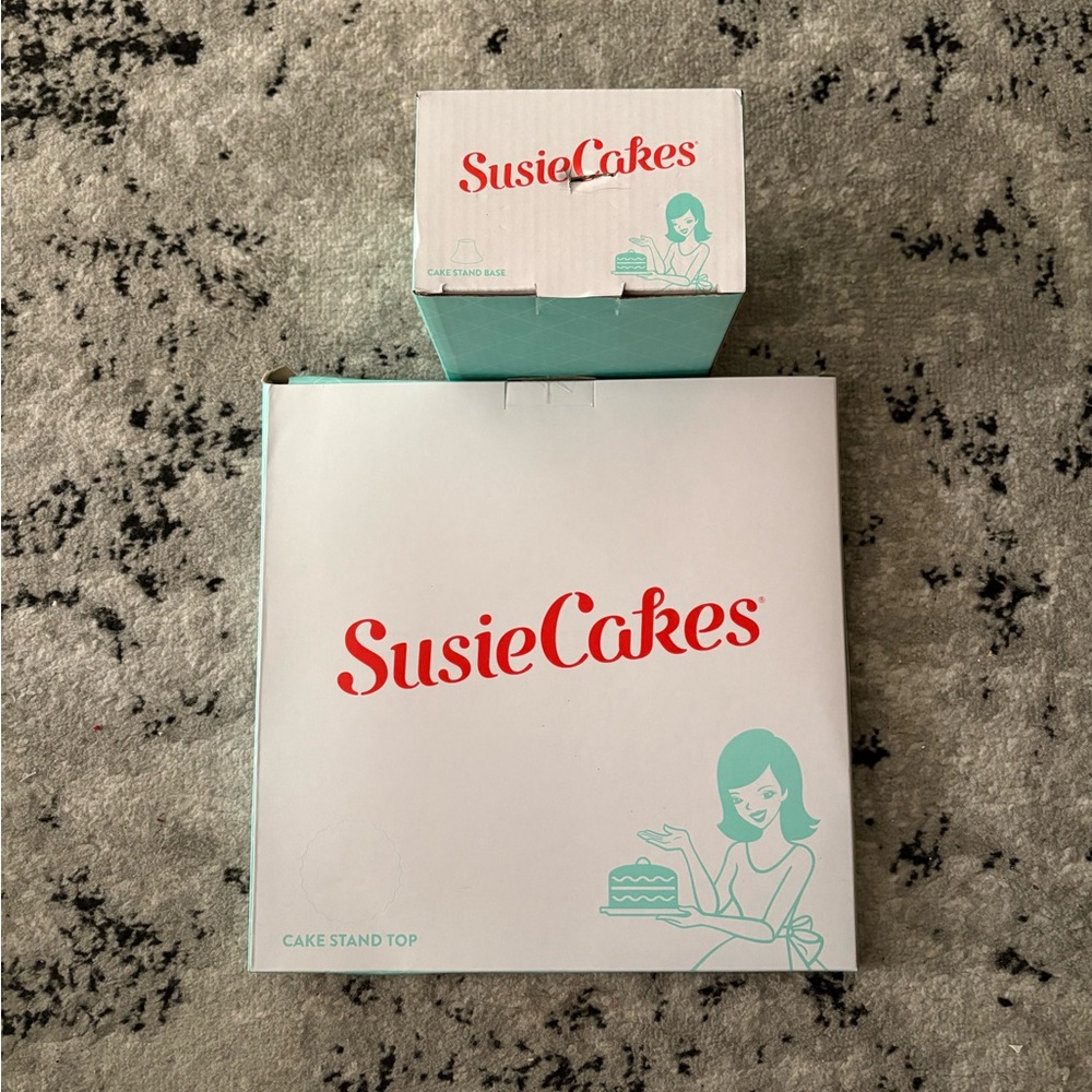 SusieCakes Cake Stand